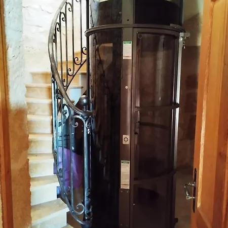 Chateau La Roberterie Entier Proche Saint Emilion * Juillac (Gironde)